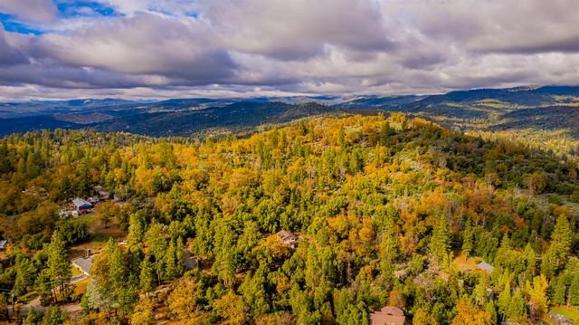 39423 Summit Drive, Oakhurst, CA 93644