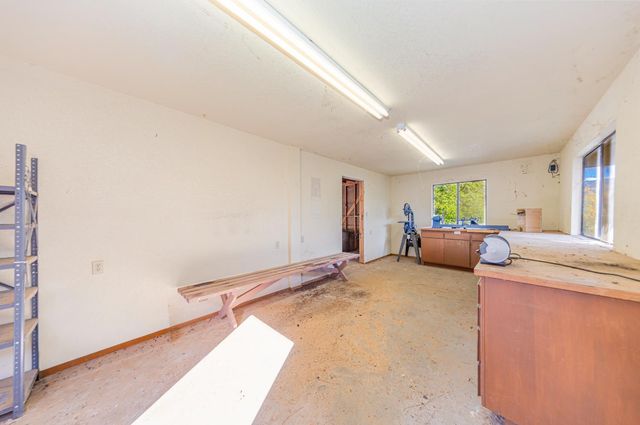 39423 Summit Drive, Oakhurst, CA 93644