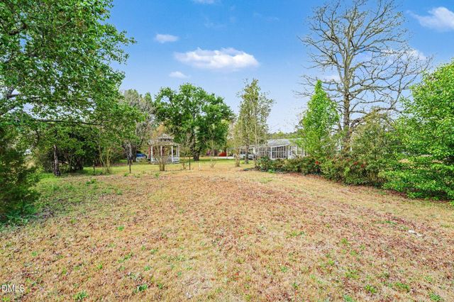 1421 Seabrook School Road, Fayetteville, NC 28312