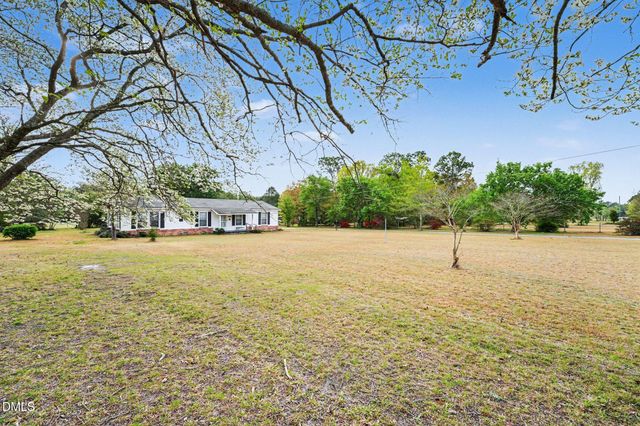1421 Seabrook School Road, Fayetteville, NC 28312
