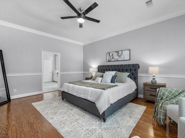 13 Hickory Shadows Drive, Houston, TX 77055