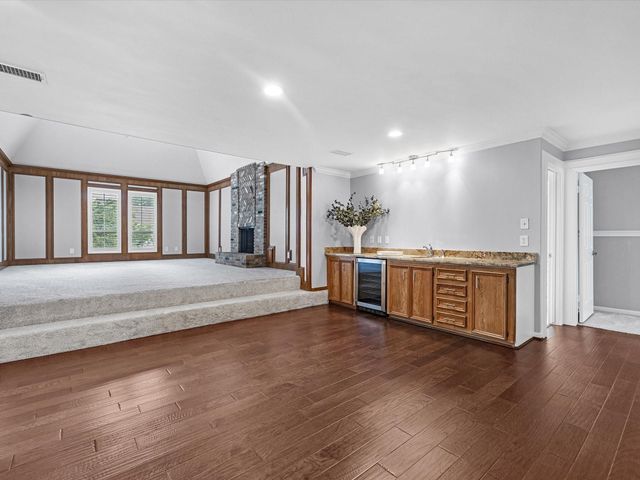 13 Hickory Shadows Drive, Houston, TX 77055