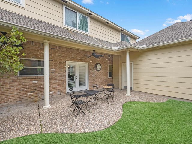 13 Hickory Shadows Drive, Houston, TX 77055