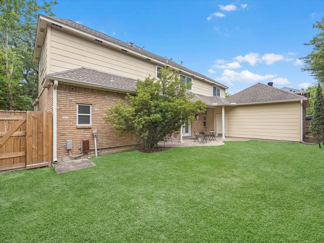 13 Hickory Shadows Drive, Houston, TX 77055