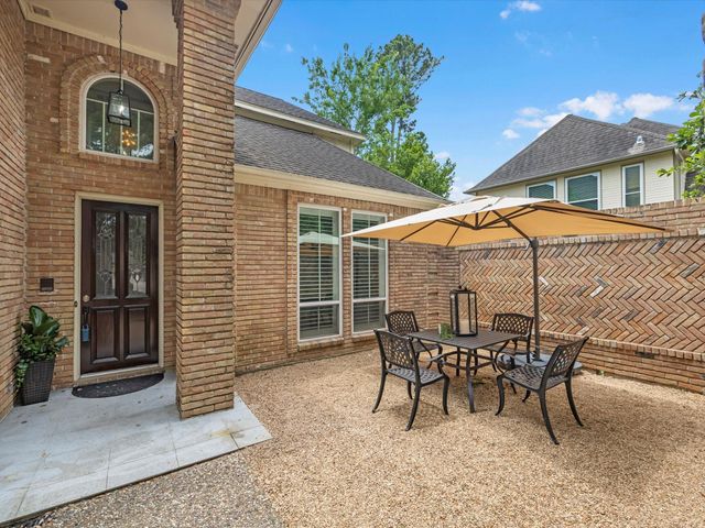 13 Hickory Shadows Drive, Houston, TX 77055