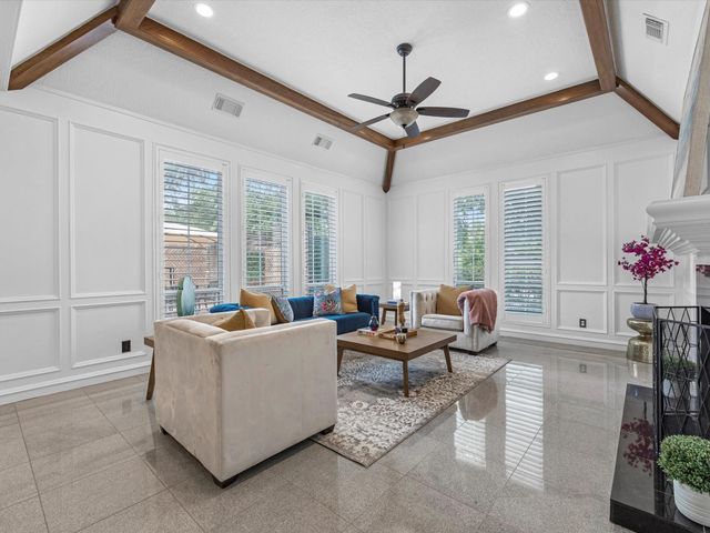 13 Hickory Shadows Drive, Houston, TX 77055