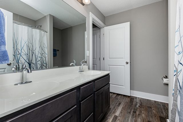 805 36th Street SW, Bondurant, IA 50035