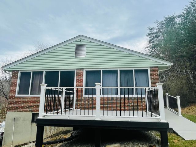 7592 Willow Branch RD, Boones Mill, VA 24065