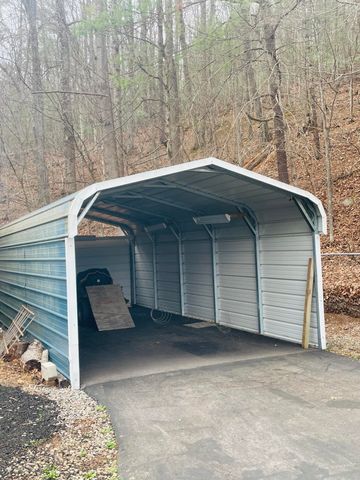 7592 Willow Branch RD, Boones Mill, VA 24065