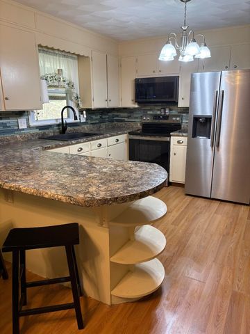 7592 Willow Branch RD, Boones Mill, VA 24065