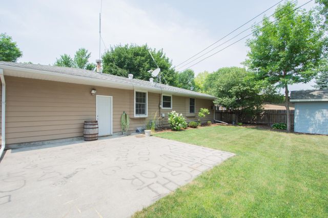 2308 10th Street S, Fargo, ND 58103