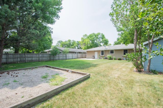 2308 10th Street S, Fargo, ND 58103