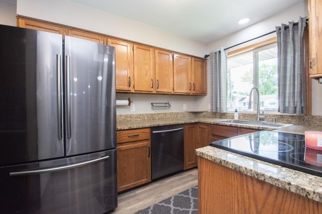 2308 10th Street S, Fargo, ND 58103