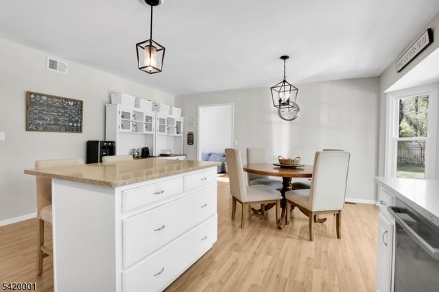16 Lenape Ct, Bernards Twp., NJ 07920