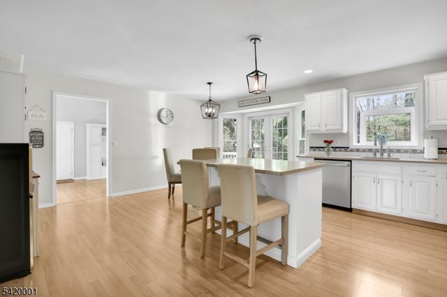 16 Lenape Ct, Bernards Twp., NJ 07920