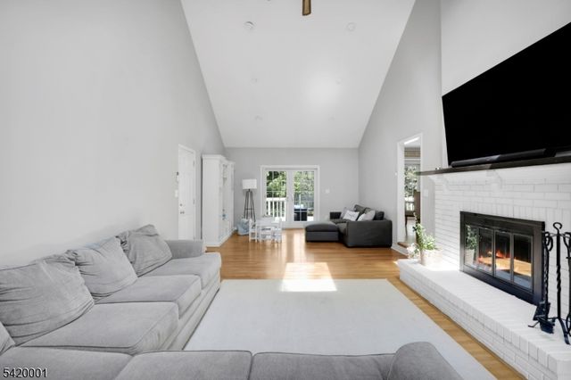 16 Lenape Ct, Bernards Twp., NJ 07920