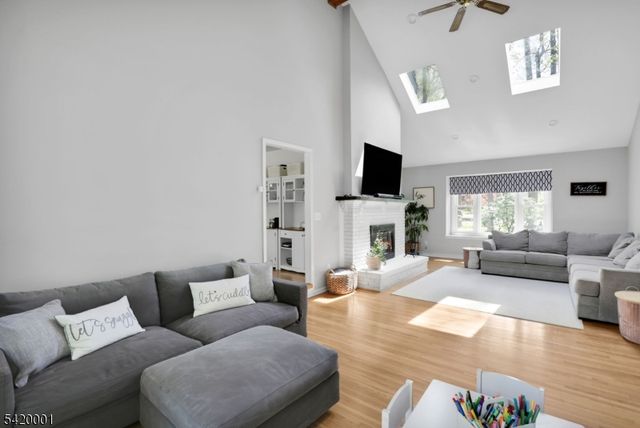 16 Lenape Ct, Bernards Twp., NJ 07920