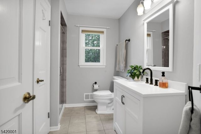 16 Lenape Ct, Bernards Twp., NJ 07920
