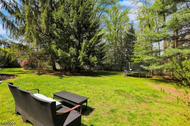 16 Lenape Ct, Bernards Twp., NJ 07920
