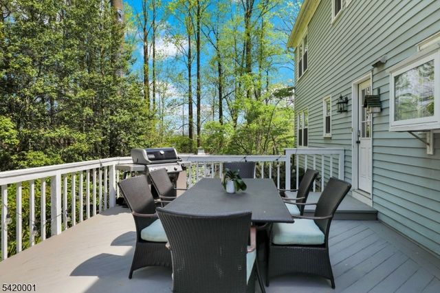 16 Lenape Ct, Bernards Twp., NJ 07920