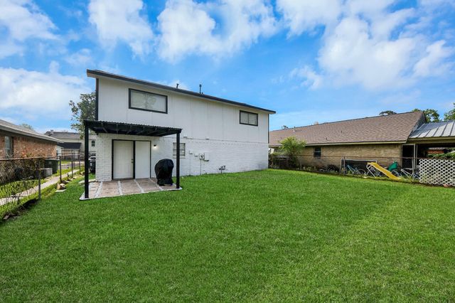 8631 Valley Ledge Drive, Houston, TX 77078
