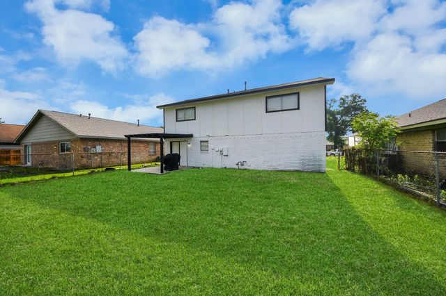 8631 Valley Ledge Drive, Houston, TX 77078