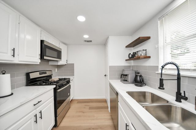 8631 Valley Ledge Drive, Houston, TX 77078