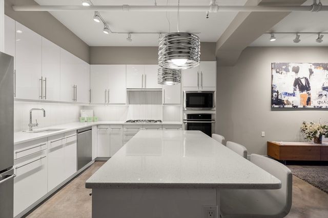 453 Washington St 5A, Boston, MA 02111