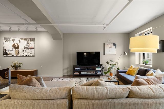 453 Washington St 5A, Boston, MA 02111