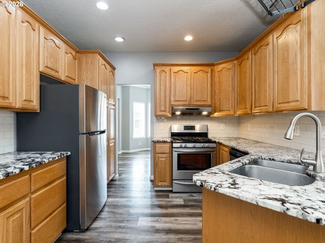 2687 Nw OAK RIDGE Dr, Mc Minnville, OR 97128