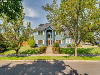2687 Nw OAK RIDGE Dr, Mc Minnville, OR 97128