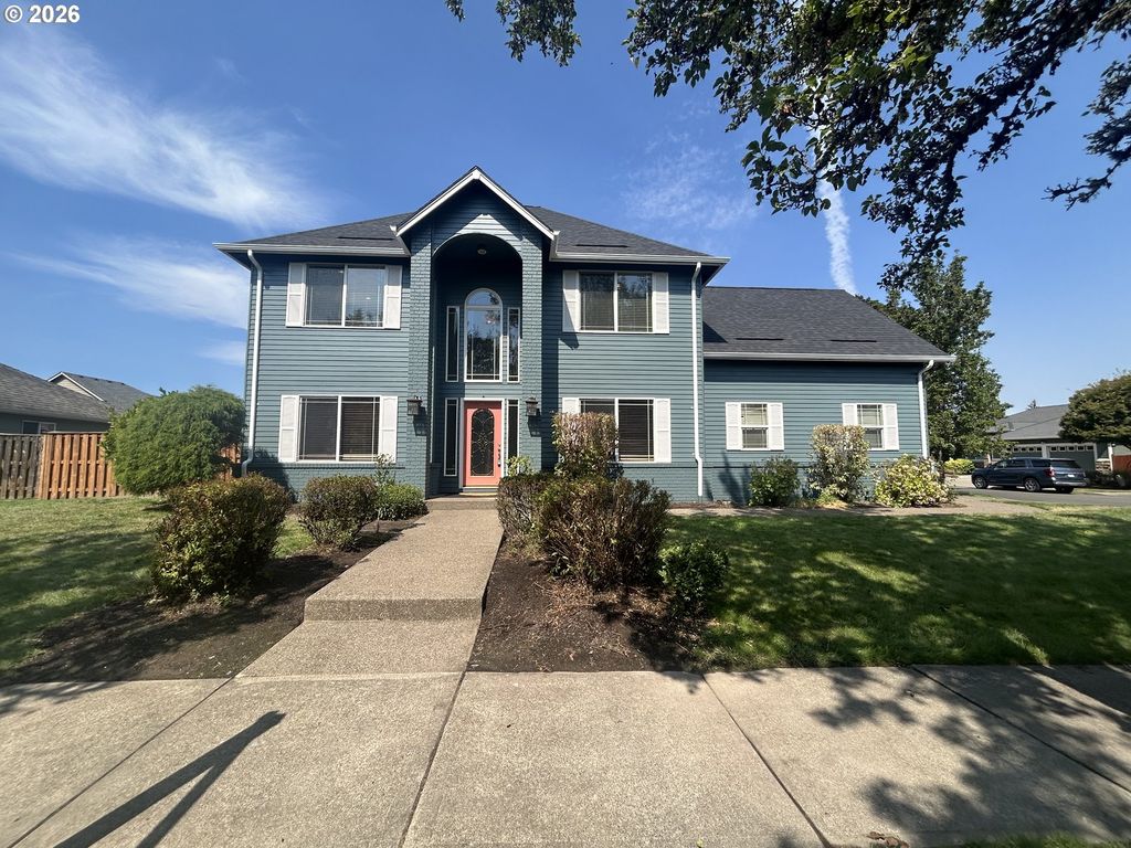 Image 1 of property listing at 2687 Nw OAK RIDGE Dr, Mc Minnville, OR 97128