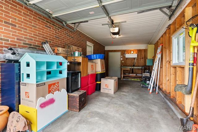 9931 Foxglove Drive, St Louis, MO 63123