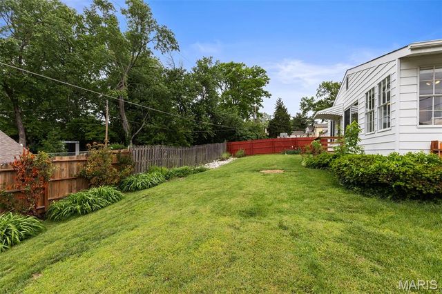 9931 Foxglove Drive, St Louis, MO 63123