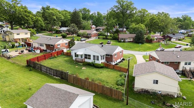 9931 Foxglove Drive, St Louis, MO 63123