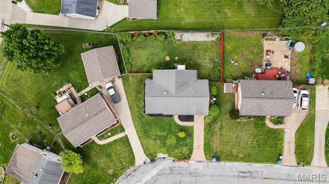 9931 Foxglove Drive, St Louis, MO 63123