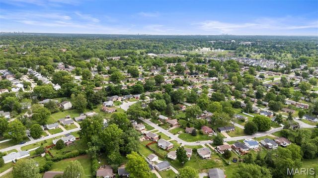 9931 Foxglove Drive, St Louis, MO 63123