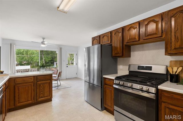 9931 Foxglove Drive, St Louis, MO 63123