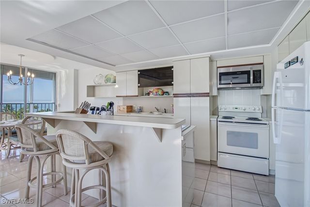 4041 Gulf Shore BLVD N 402, Naples, FL 34103