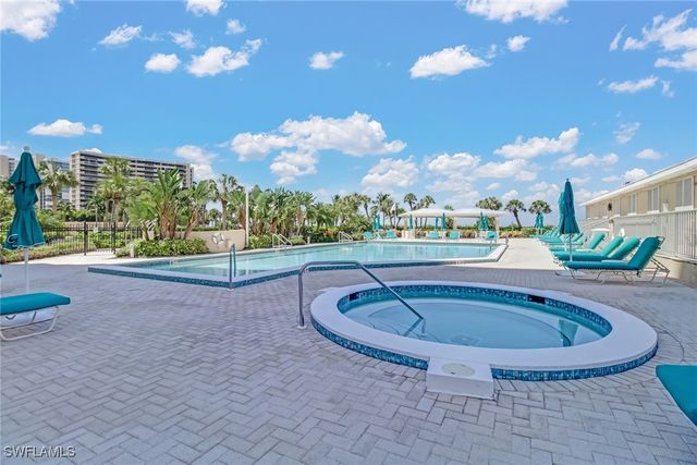 4041 Gulf Shore BLVD N 402, Naples, FL 34103