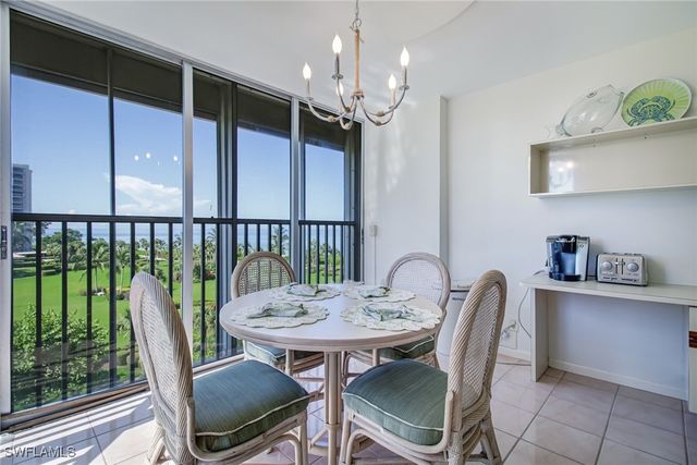 4041 Gulf Shore BLVD N 402, Naples, FL 34103