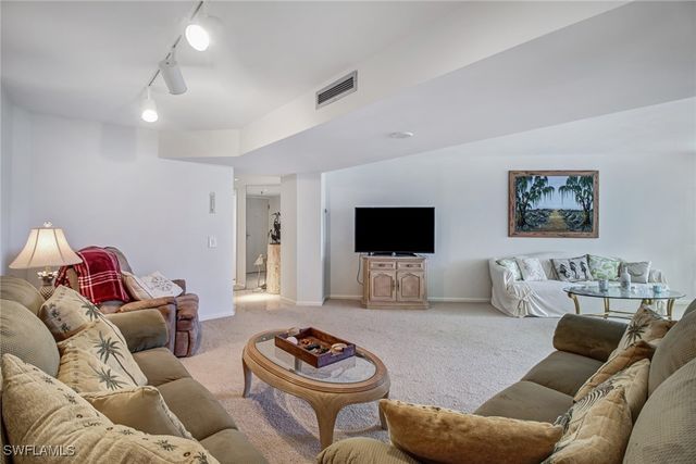 4041 Gulf Shore BLVD N 402, Naples, FL 34103