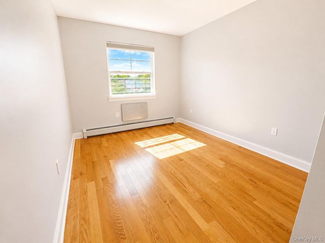 113B Lighthouse Court, Bronx, NY 10473