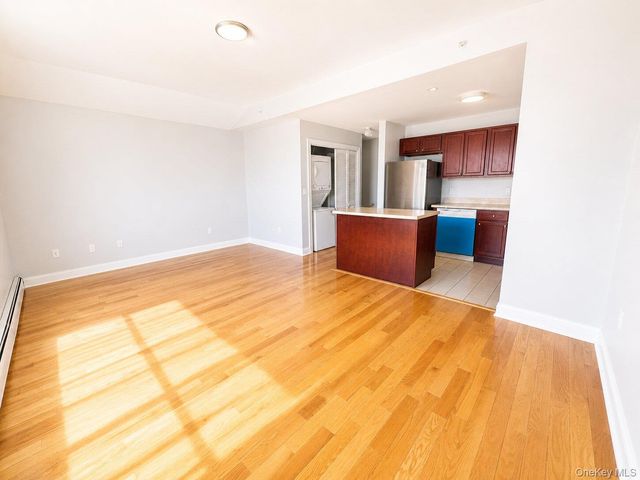 113B Lighthouse Court, Bronx, NY 10473