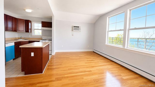 113B Lighthouse Court, Bronx, NY 10473