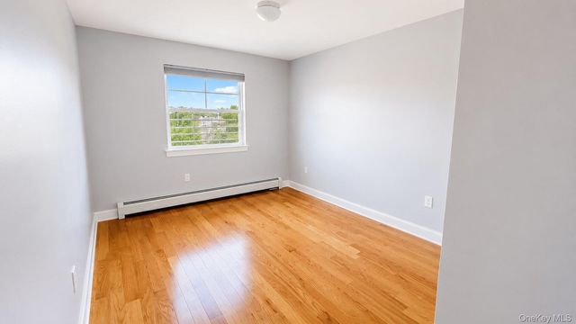 113B Lighthouse Court, Bronx, NY 10473