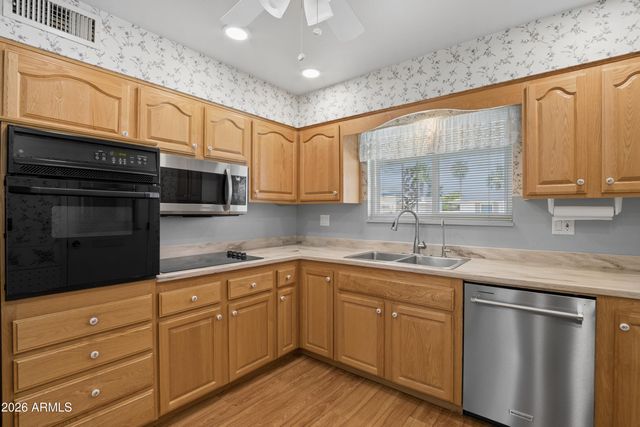 10906 W ROUNDELAY Circle S, Sun City, AZ 85351