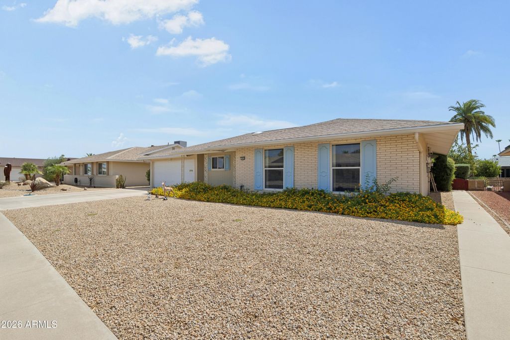 10906 W ROUNDELAY Circle S, Sun City, AZ 85351 — photo 3