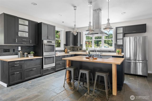1863 Madrona Way, Coupeville, WA 98239