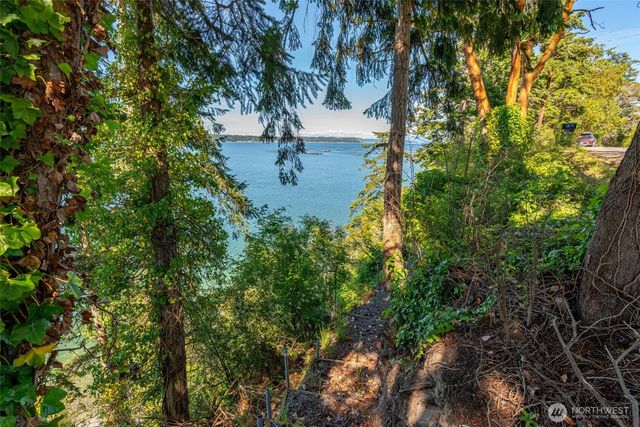 1863 Madrona Way, Coupeville, WA 98239